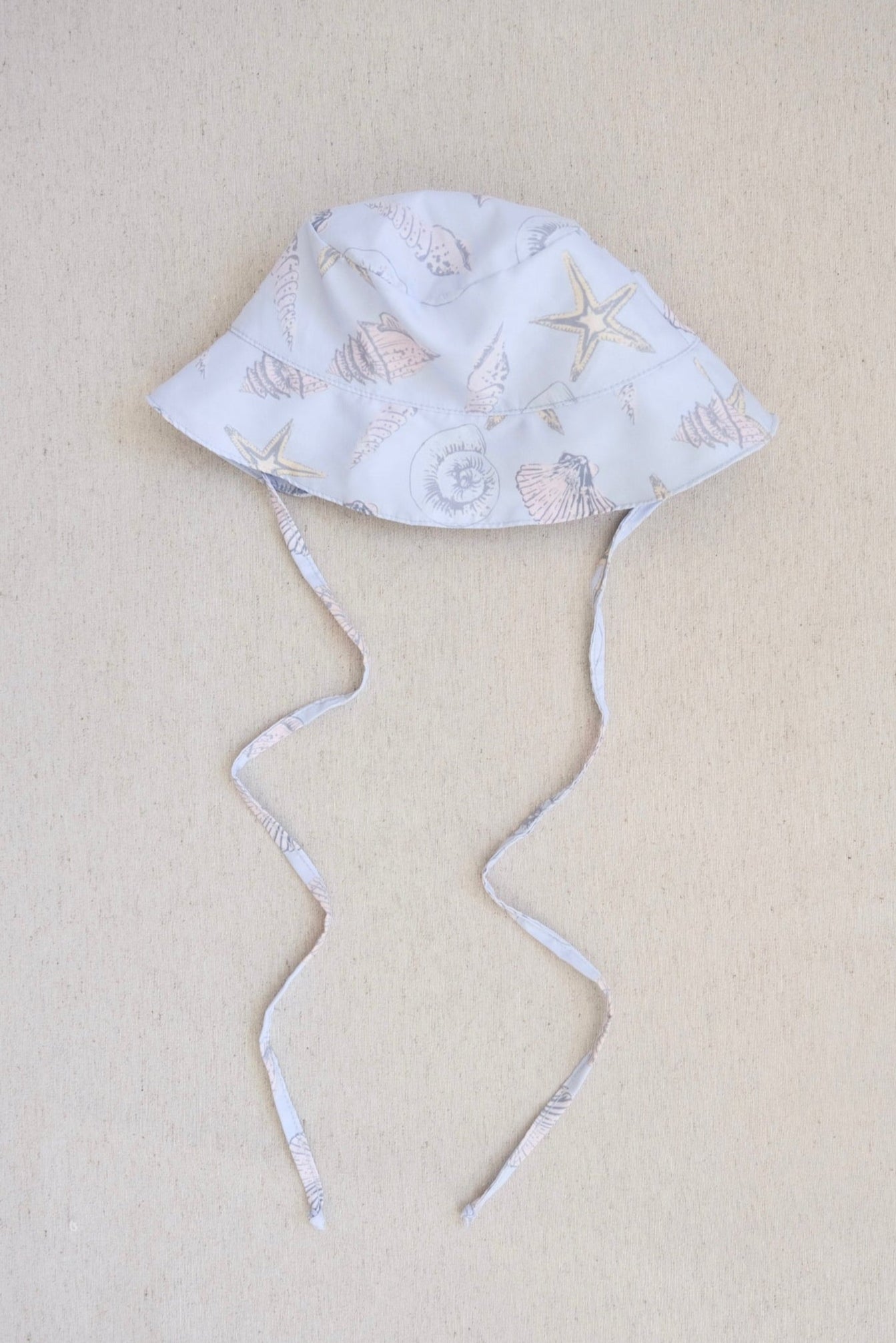 Gorro Traje Niño Conchas