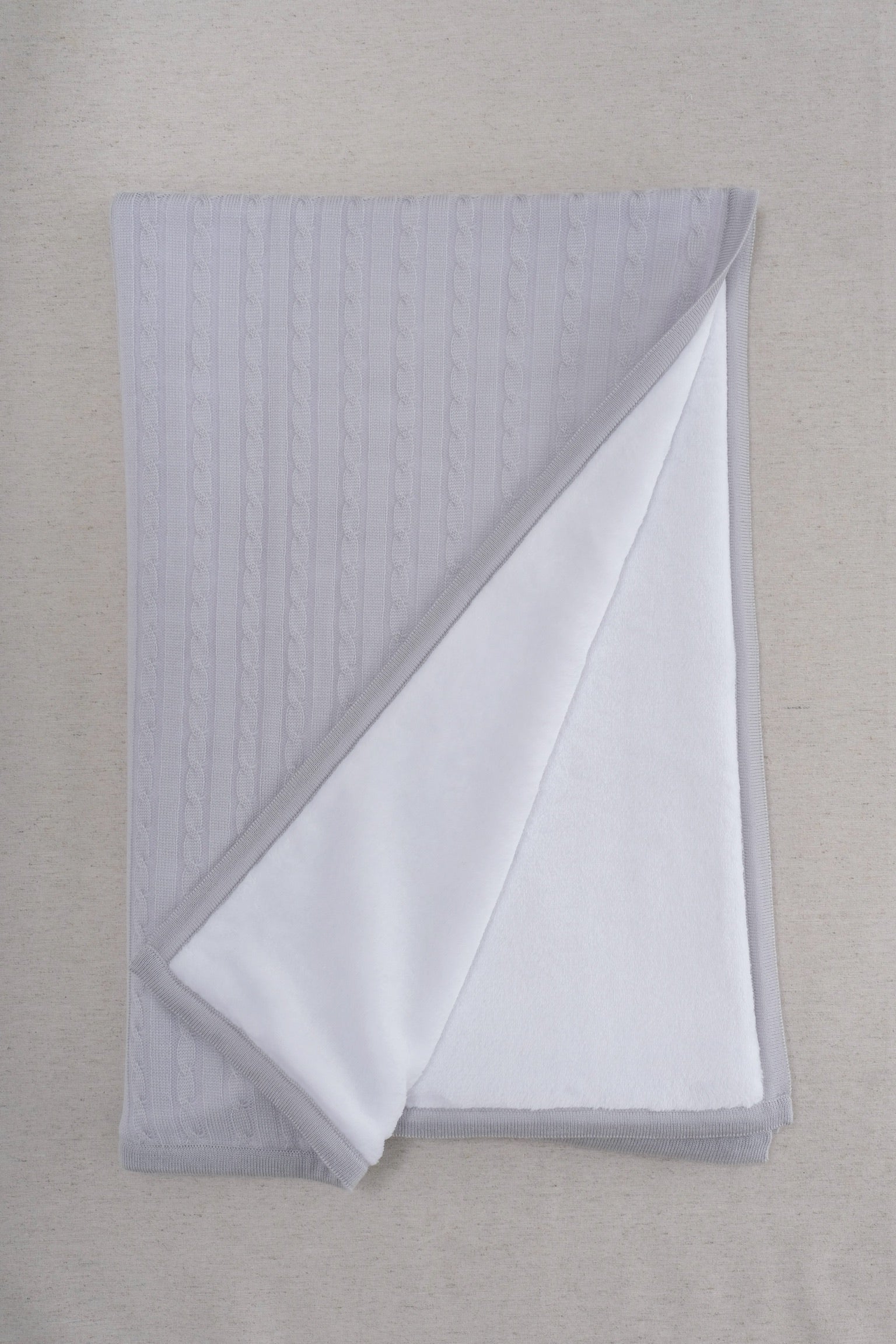 Cobija Trenza Polar Gris Perla