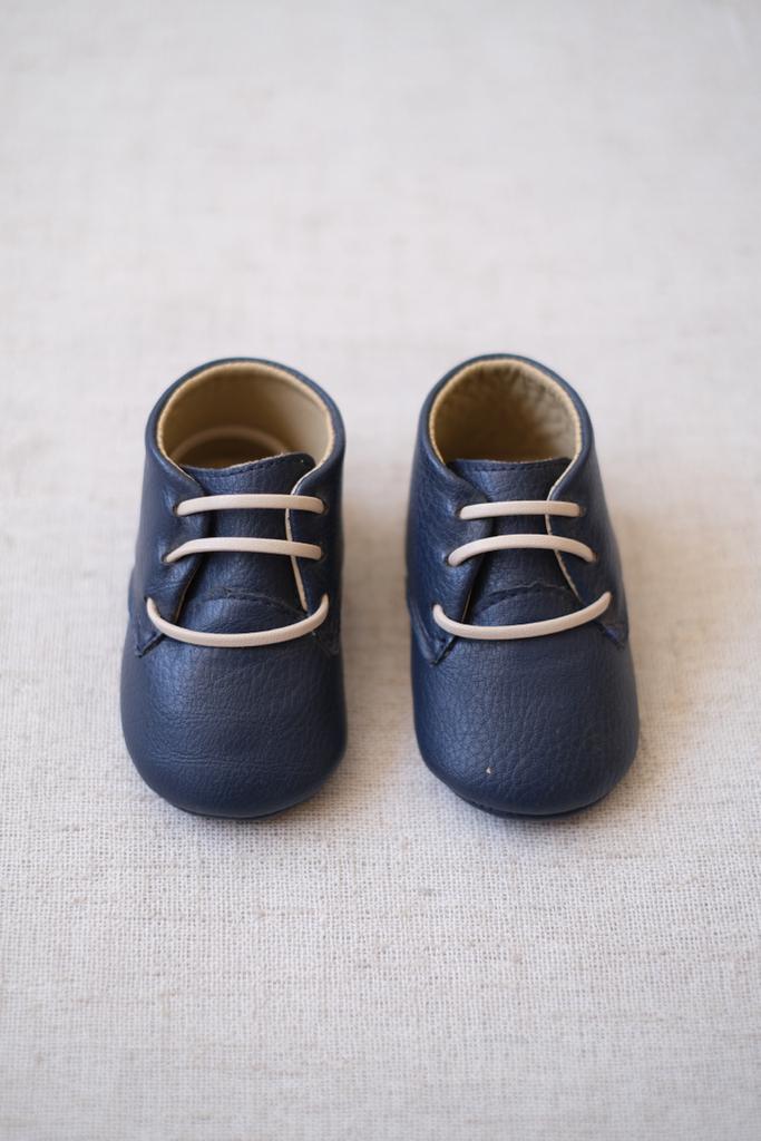 Bota Agujeta Piel Azul Marino